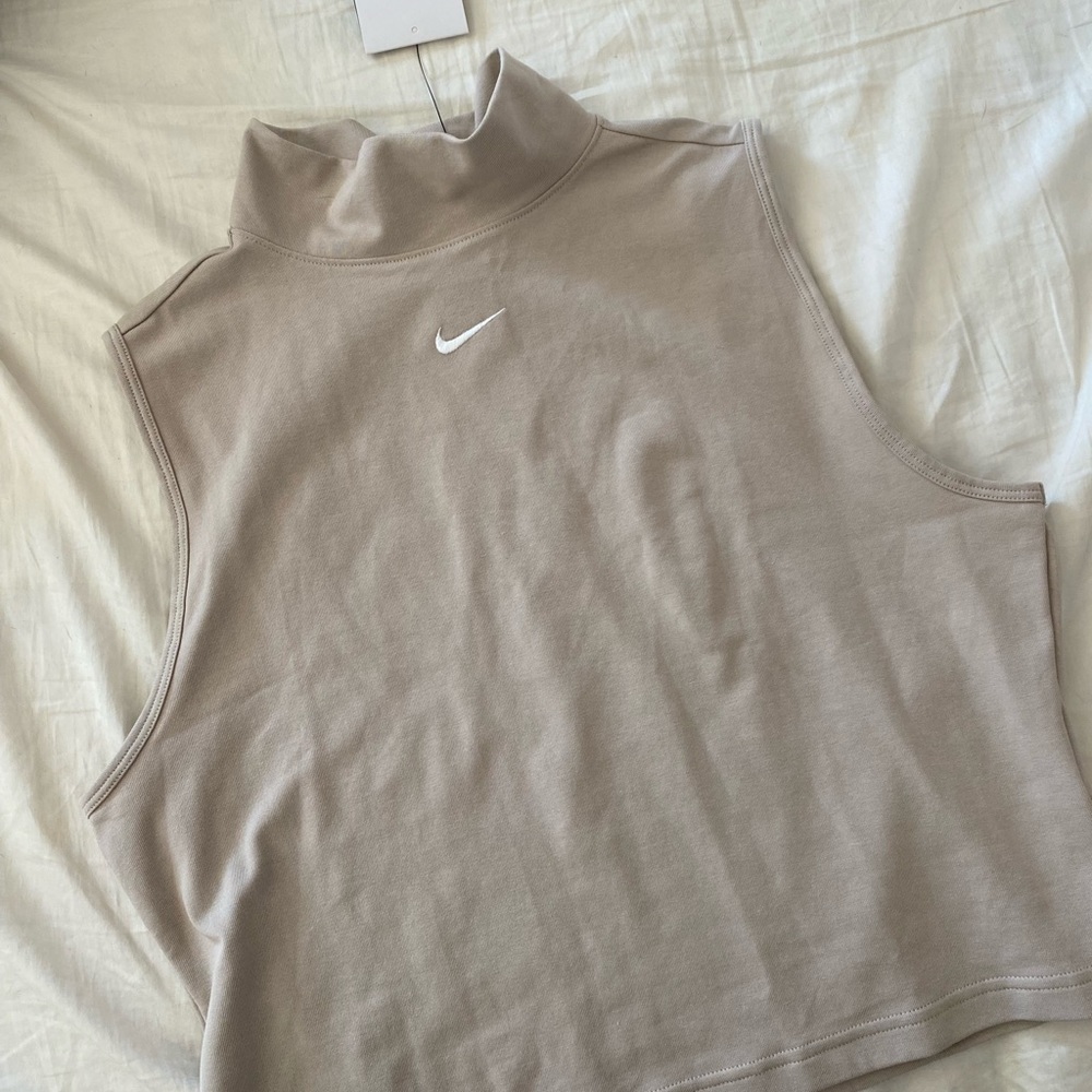 NWT Nike top